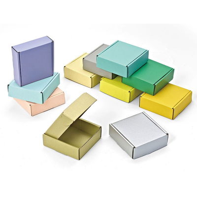 Buen precio Caja de correo con logotipo personalizado regalo / artesanía / belleza / suscripción caja de embalaje de papel corrugado en línea