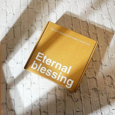 Bon prix Boîtes de carton pliables Forme de livre Kraft Boîte de papier à fermeture à glissière ouverte pour Express/Sharf/Cap en ligne