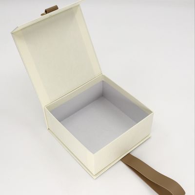 Good price Pretty White Cardboard Rigid Gift Boxes Jewellery Presentation Box With Handle online