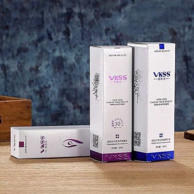 comprar Caja de color para embalaje cosmético personalizada, cartulina blanca, cartulina plateada, caja de papel, embalaje de productos para el cuidado de la piel en grandes cantidades Fabricación en línea
