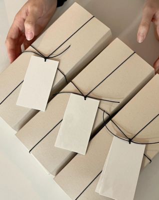 Buen precio Cajas de regalo Kraft con etiqueta de logotipo personalizado Embalaje simple para productos de eventos en línea