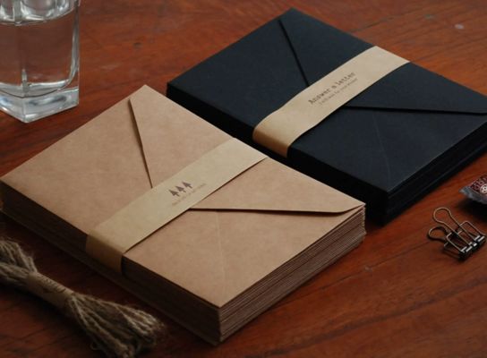 Guter Preis Individuelle A6 Kraftpapier-Umschläge Schwarz Weiß Künstlerische Beutel für Postkarten Fotos Einladungen Visitenkarten Geschenkbeutel Online