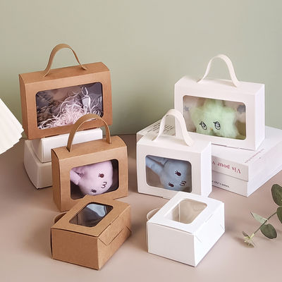 Giá tốt. Hộp quà tặng có tay cầm bằng giấy tái chế có cửa sổ cho quà tặng tiệc trực tuyến
