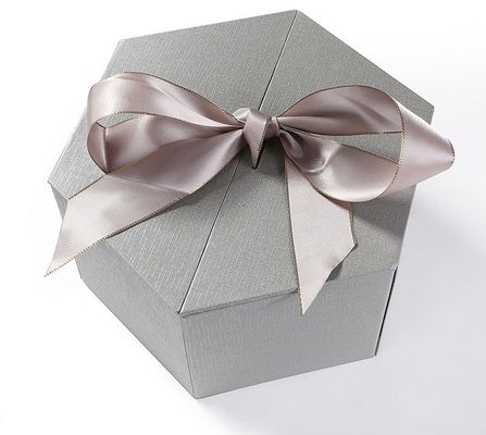 kaufen Besonderheit: Hexagonale Schmuckgeschenkbox mit Satinverkleidung Online-Herstellung