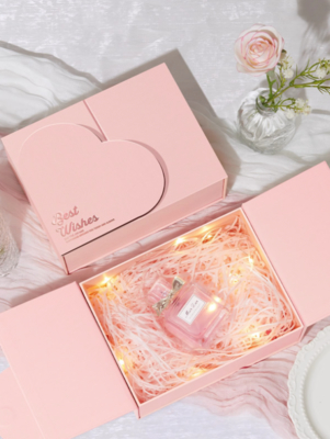 Good price Custom Heart Cutout Pink Gift Box with Branding Option online