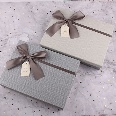 comprar Cajas de regalo rígidas para ropa Regalos Envases de dibujos animados con marca impresa Fabricación en línea