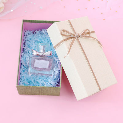 Giá tốt. Hộp quà tặng cứng cáp để đóng gói son môi, nước hoa, móc khóa, quà sinh nhật, quà Valentine trực tuyến