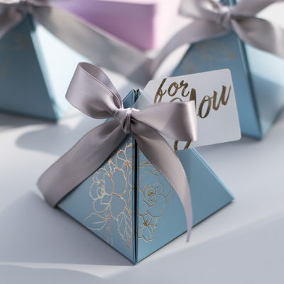 Good price Pyramid Wedding Favor Boxes Premium Fog Blue with Gold Floral Patterns Luxury Guest Gift Packaging online
