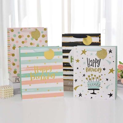 comprare Nuovo design Borsa regalo di compleanno confezionamento Borsa di carta inglese Borsa a caldo di timbro Borsa da mano con carta bianca fabbricazione online