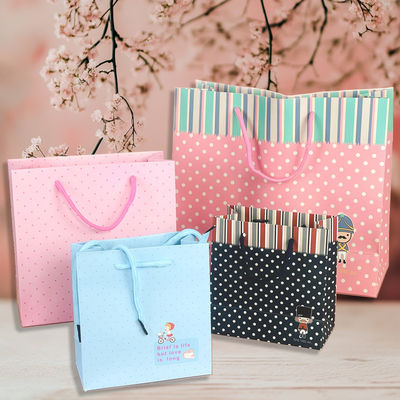 kaufen Kinderserie Spot Verpackungsbeutel Benutzerdefinierte Papiertüte Geschenkverpackungsbeutel Exquisite quadratische kleine Tasche Online-Herstellung