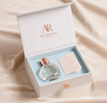 Harga yang bagus Parfums Luxury Gift Box Collection Custom Packaging Gold Foil Stamping For Perfume Essential Oils on line