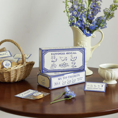 شراء Blue Cookie Box New Luxury Biscuit Packaging Long Bar Design Chinese Western Fusion Aesthetic تصنيع عبر الإنترنت