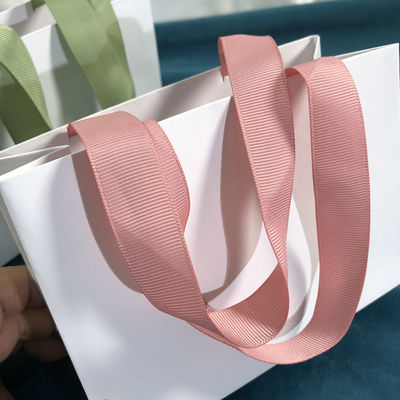 قیمت خوب New White Kraft Paper Packaging Bag Custom Tote Gift Handbag Jewelry Box Gift Bag آنلاین