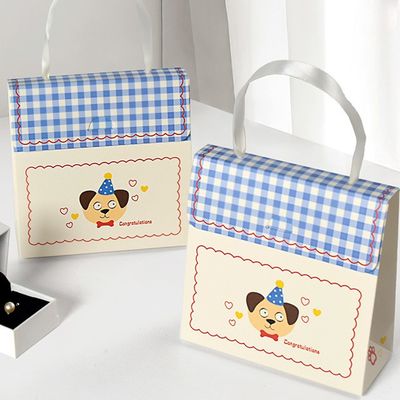 شراء Cartoon Hand-Held Gift Box Cute Cartoon Baking Cookies And Candies Folding Packaging Box تصنيع عبر الإنترنت