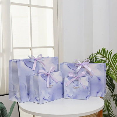 Guter Preis Neuer Stil Bogen Hand Geschenk Einkaufstüte Custom Farbe Logo Design Kraft Papier Einkaufstüte Online