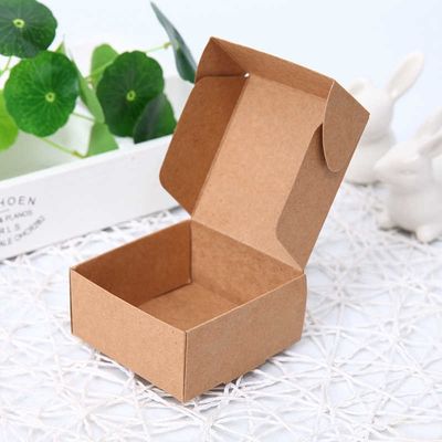 Buen precio Impresión de alimentos personalizados Envases de pasteles de dulces Reloj Joyería Papel de perfumes Caja de envases en línea