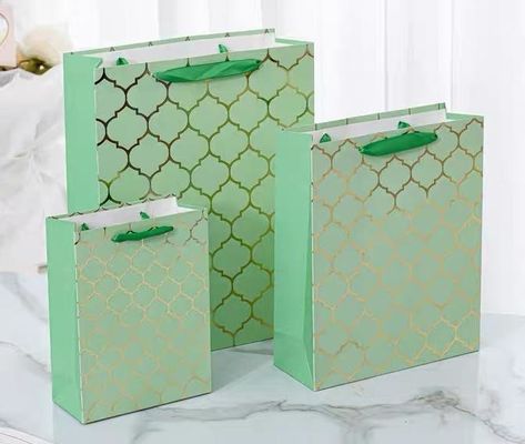 Good price Customized Paper High-End Gift Bags Bulk Printed Logos Clothing Store Shopping Bags Foldable online