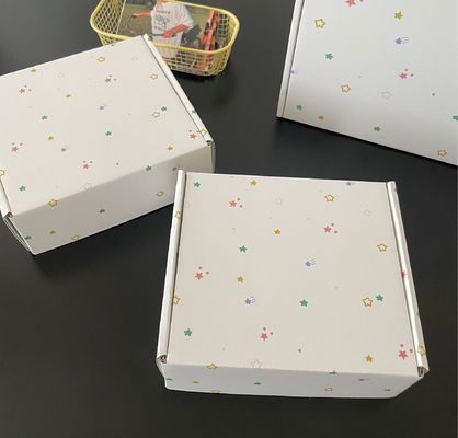 Хорошая цена Брендовые почтовые отправления, упаковка бумажных коробок с печатью логотипа онлайн