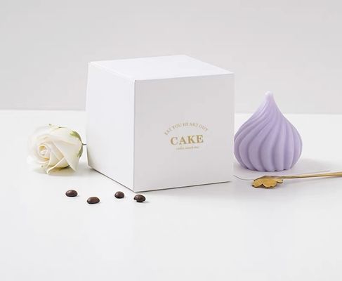 قیمت خوب جعبه تاشوی کیک سفید مربع، محکم و ظریف برای ارائه کیک آنلاین