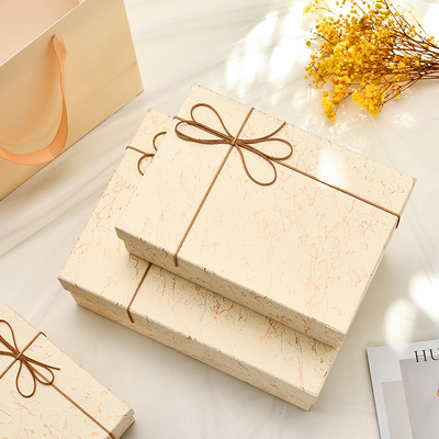 قیمت خوب جعبه بسته‌بندی هدیه تولد نفیس با درب و پاپیون، جعبه هدیه روسری و عطر آنلاین