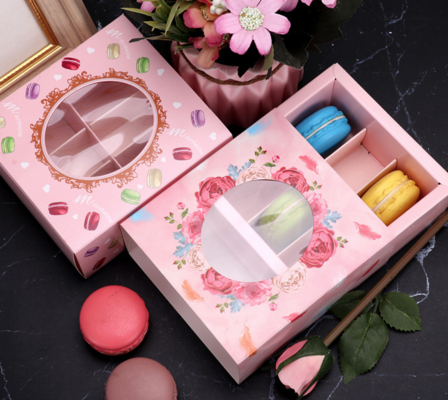 Pink Feather Rose Macaron Gift Box met helder raam Elegante Franse dessert verpakking voor feesten Bruiloften gunsten
