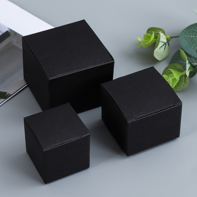 Guter Preis Minimalistische Quadrat-Geschenk-Box-Set Mehrfache Kraft-Weißverpackung für Schmuck Kosmetik Luxus-Branding Online