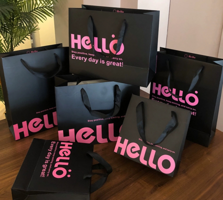 Luxuriöse schwarze Papiertaschen mit Griff Custom Logo Boutique Geschenktaschen für Kleidungsgeschäfte