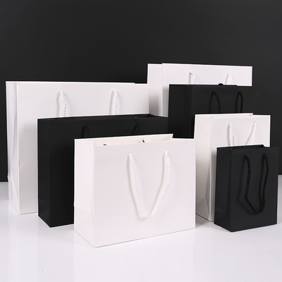 Guter Preis Premium-Kraftpapier-Geschenktaschen Verdickte Kleidungsstücke Einkaufstaschen mit Seilgriffen Online