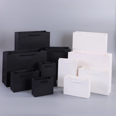Bom preço Logotipo personalizado Bolsas de presente pretas de luxo recicláveis revestidas brilhante on-line