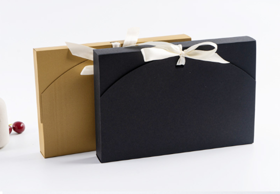 Guter Preis Individuelle gold-schwarze Luxus-Geschenkbox mit Satinband Online