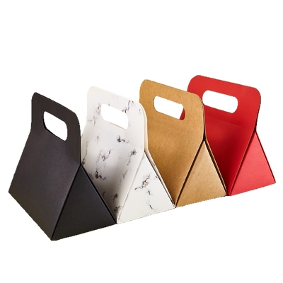 Dobra cena. Custom Triangular Kraft Paper Gift Box with Hand-Held Design w Internecie
