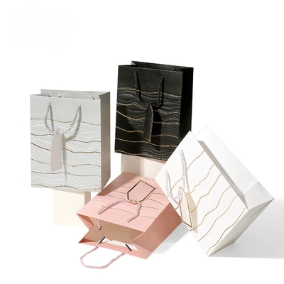 قیمت خوب Custom Luxury Wave Embossed Gift Bags with Gold Foil آنلاین