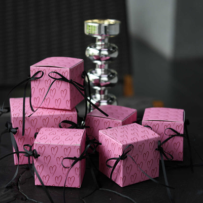 Good price Custom Heart Pattern Gift Box with Ribbon Wedding Valentine Packaging online
