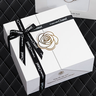 Dobra cena. Luxury Skincare Gift Box Set Premium White Rose Gold Packaging Magnetic Closure w Internecie