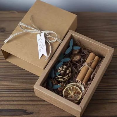 Harga yang bagus Nordic - Style Artistic Retro Minimalist Ins Inspired Kraft Paper Birthday Gift Box With Dried Flowers
 on line