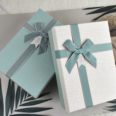 Good price Customized Gift Boxes With Lids, Business Gift Boxes Cosmetic And Holiday Scarf Packaging Boxes online